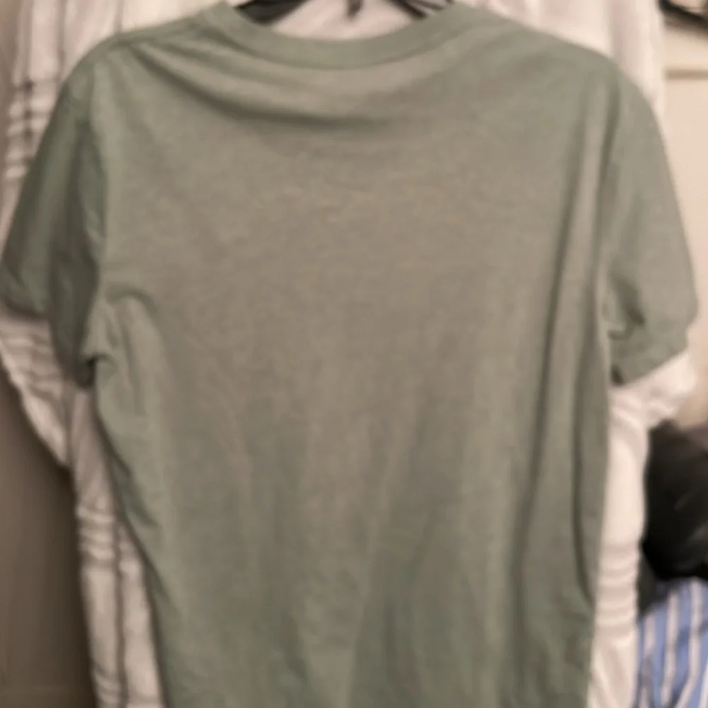 Mens medium American Eagle T-shirt - Picture 4 of 5